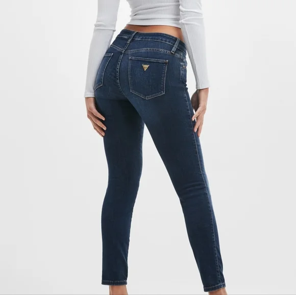 Guess Jeans - Picture 2 of 13